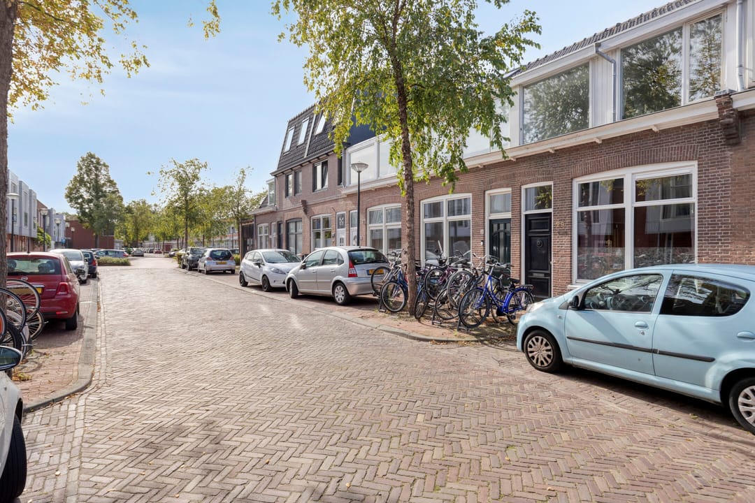 Foto 32 van De Genestetstraat 29