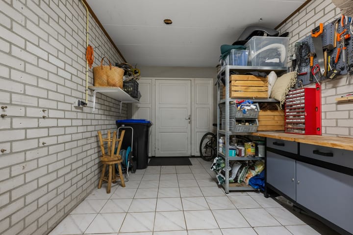 Photo 36 of Merel 35