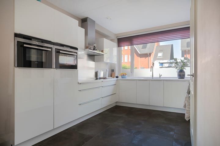 Foto 2 van Kurt Schwittersstraat 9