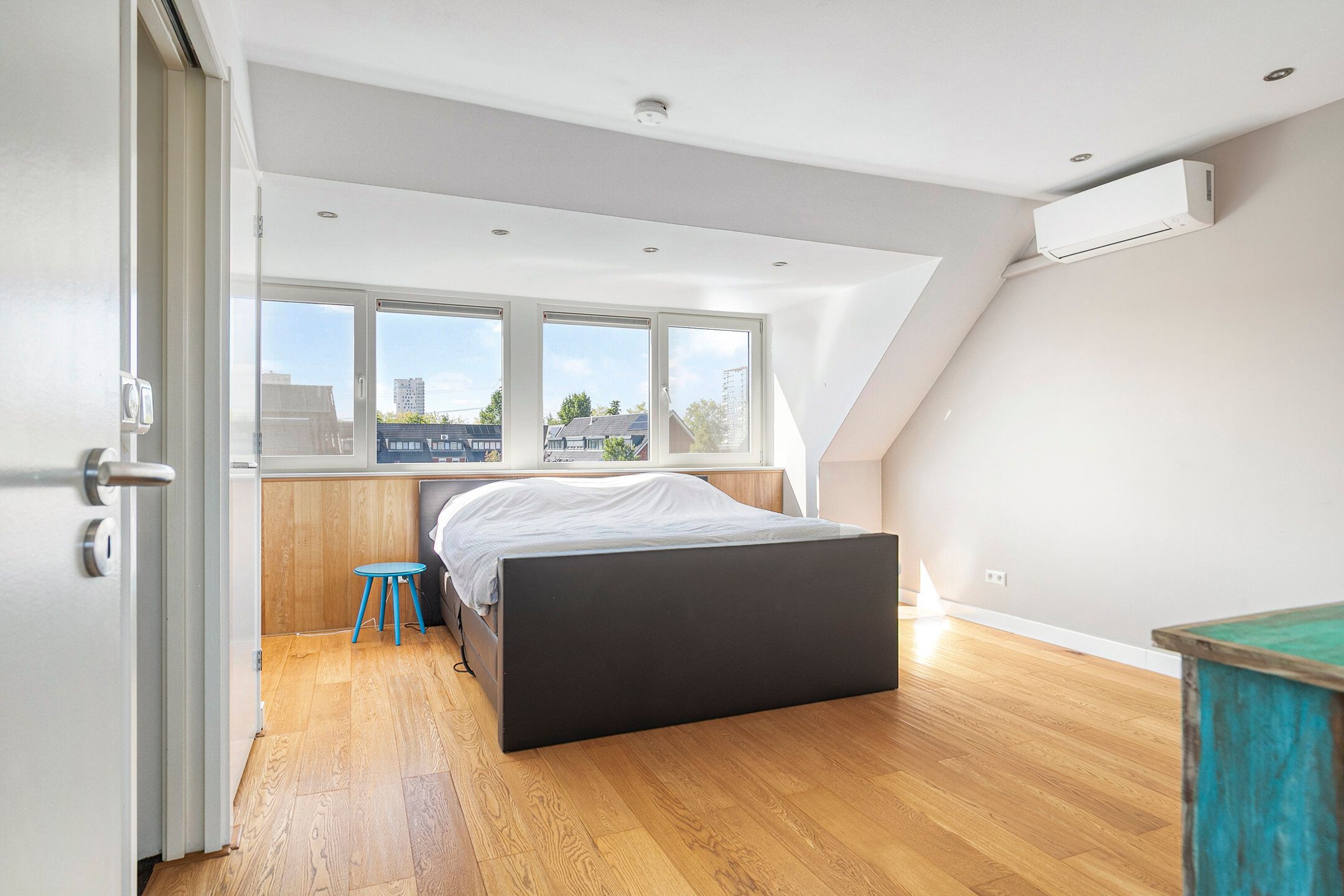 Foto 30 van Kurt Schwittersstraat 9