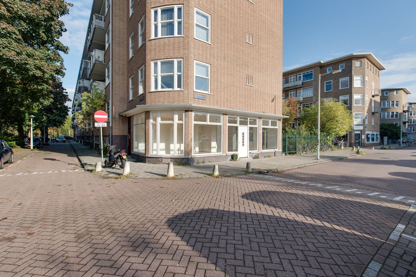 Bekijk foto 2 van Reinaert de Vosstraat 22