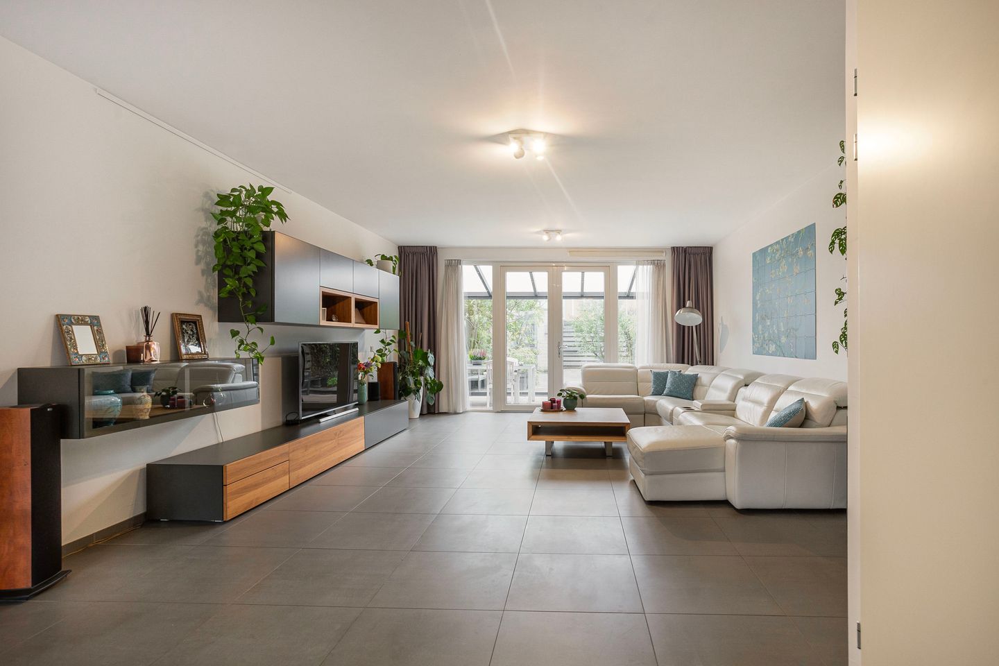 Photo 4 of Simon Carmiggeltplantsoen 7