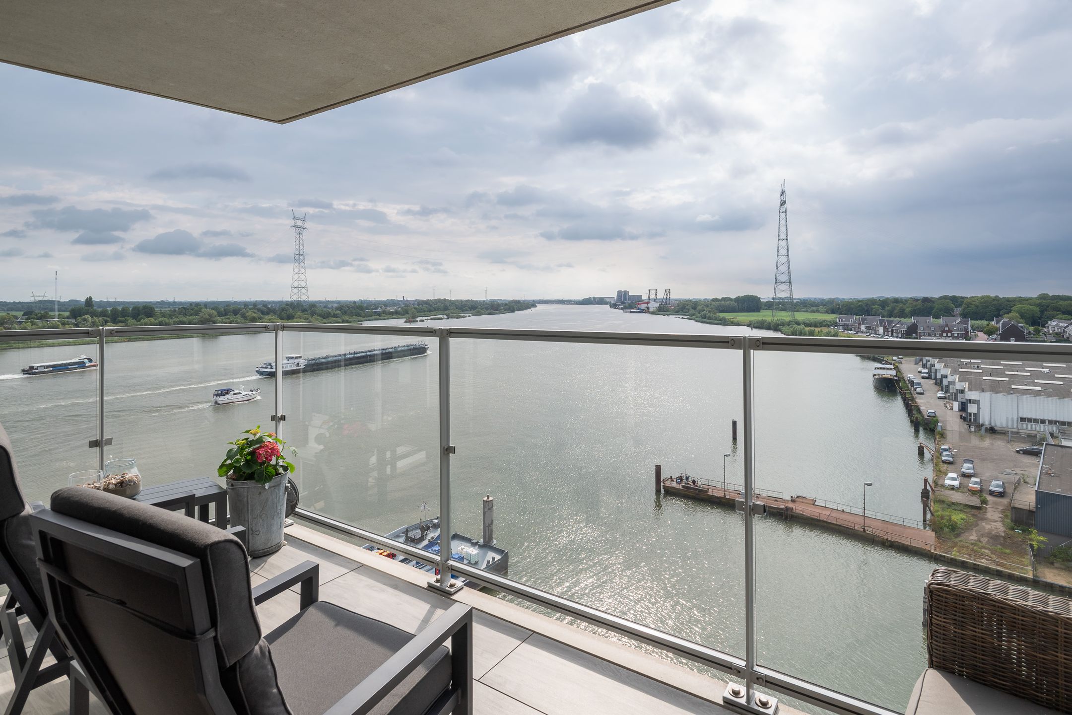 Ringdijk, 590, Ridderkerk, 2987VZ, Zuid-Holland, Nederland 590