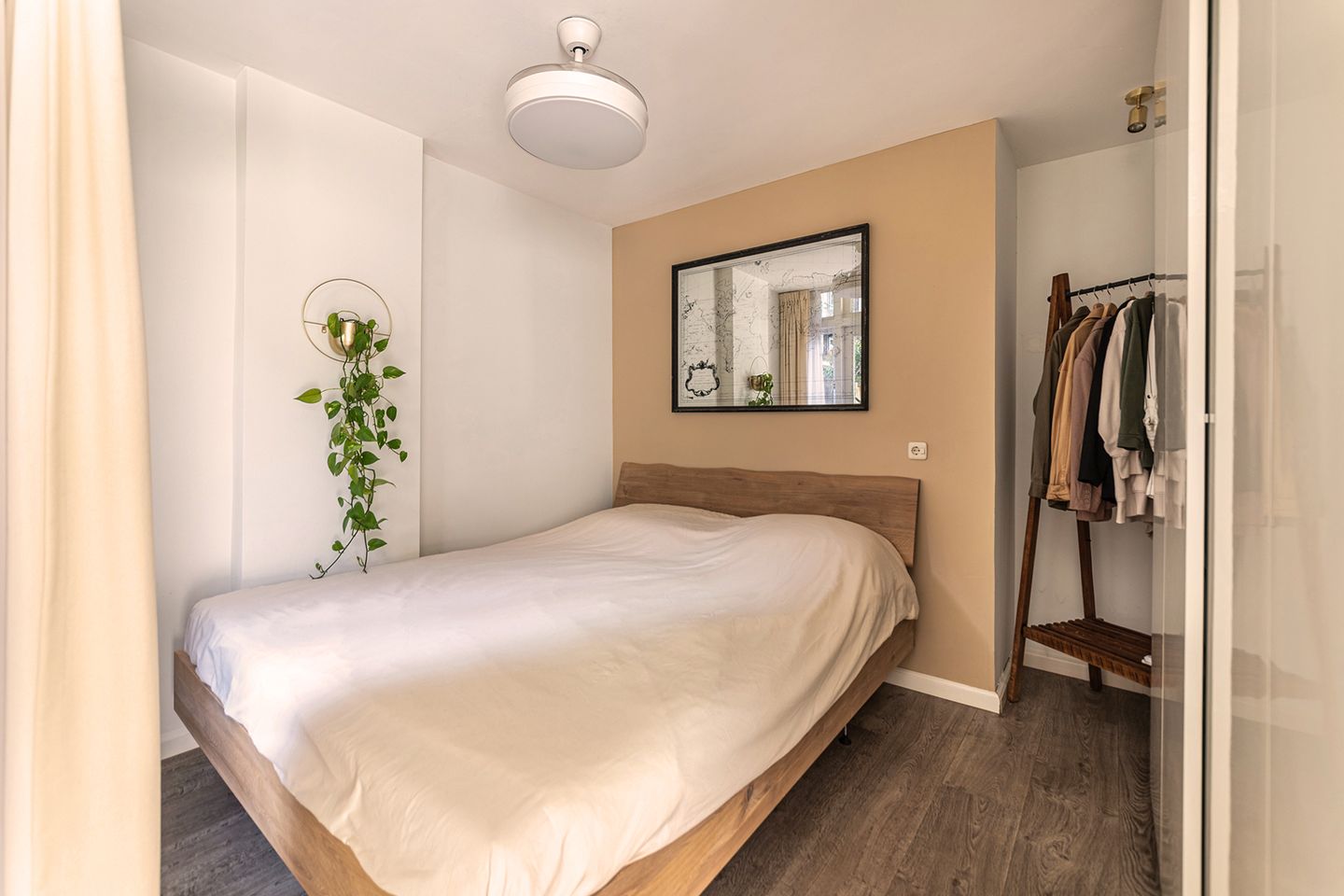 Photo 14 of Van Boetzelaerstraat 69-H