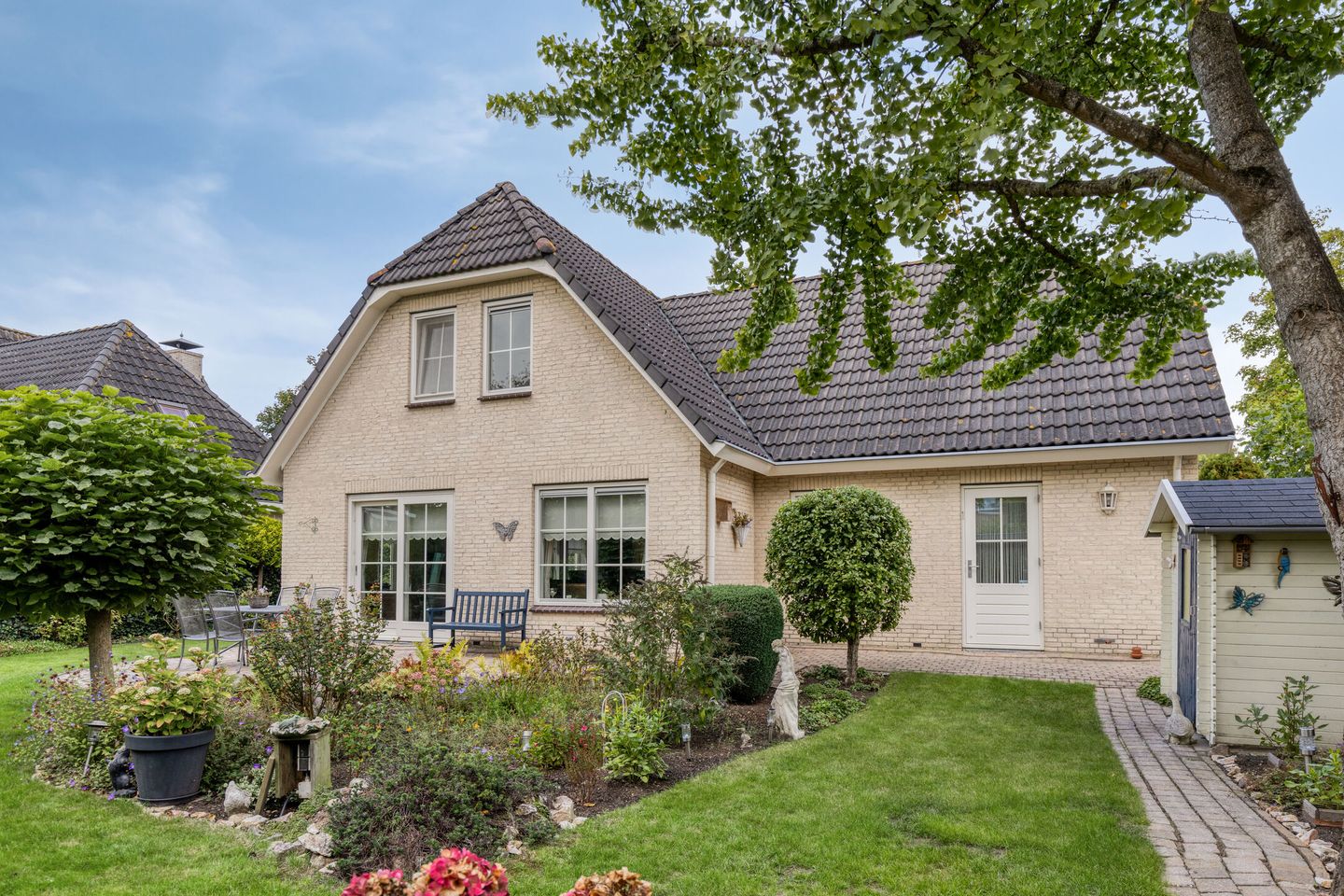 Photo 35 of Ananasstraat 6