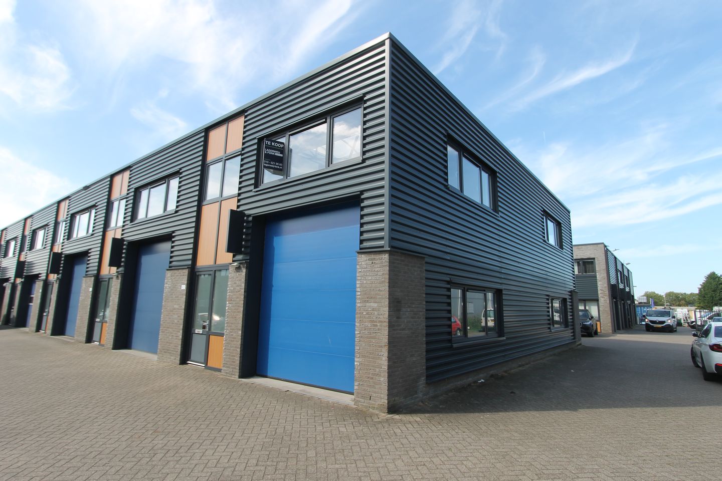 View photo 1 of Weg en Land 42-j
