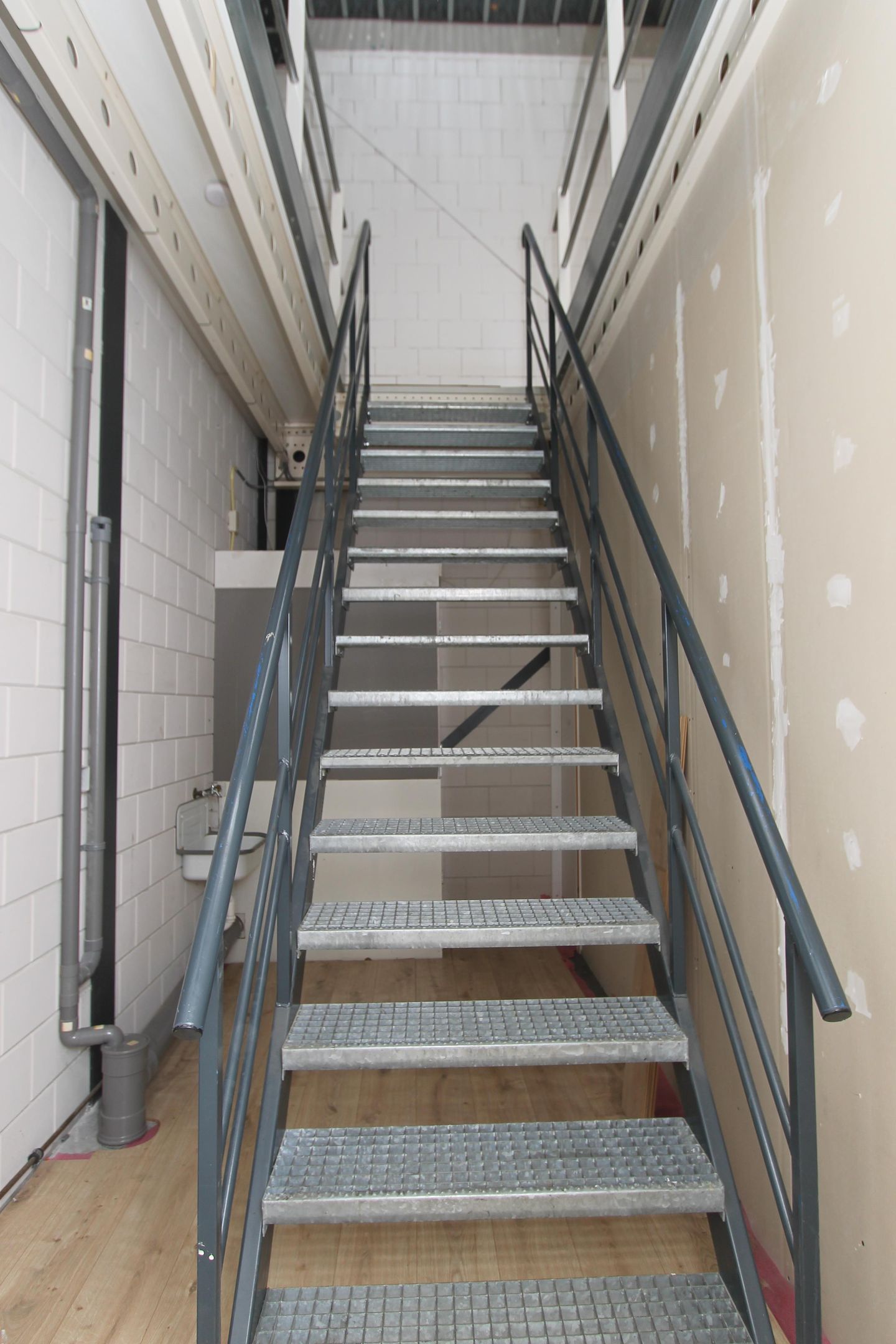 View photo 4 of Weg en Land 42-j