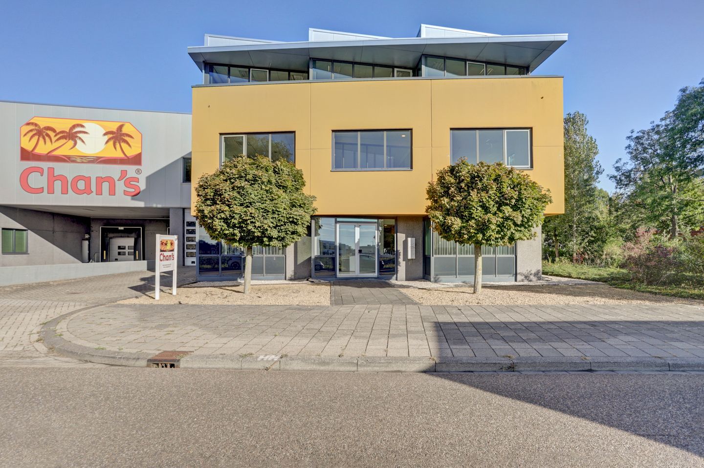 View photo 4 of Distributieweg 33