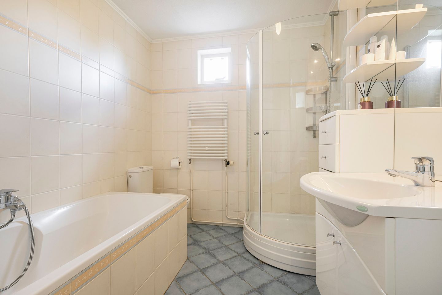 Foto 19 van Spoorlaan 6