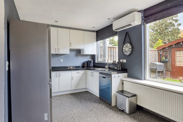 Photo 14 of Oranjetip 13