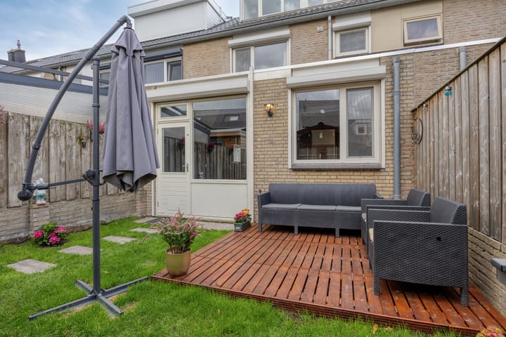 Photo 31 of Oranjetip 13