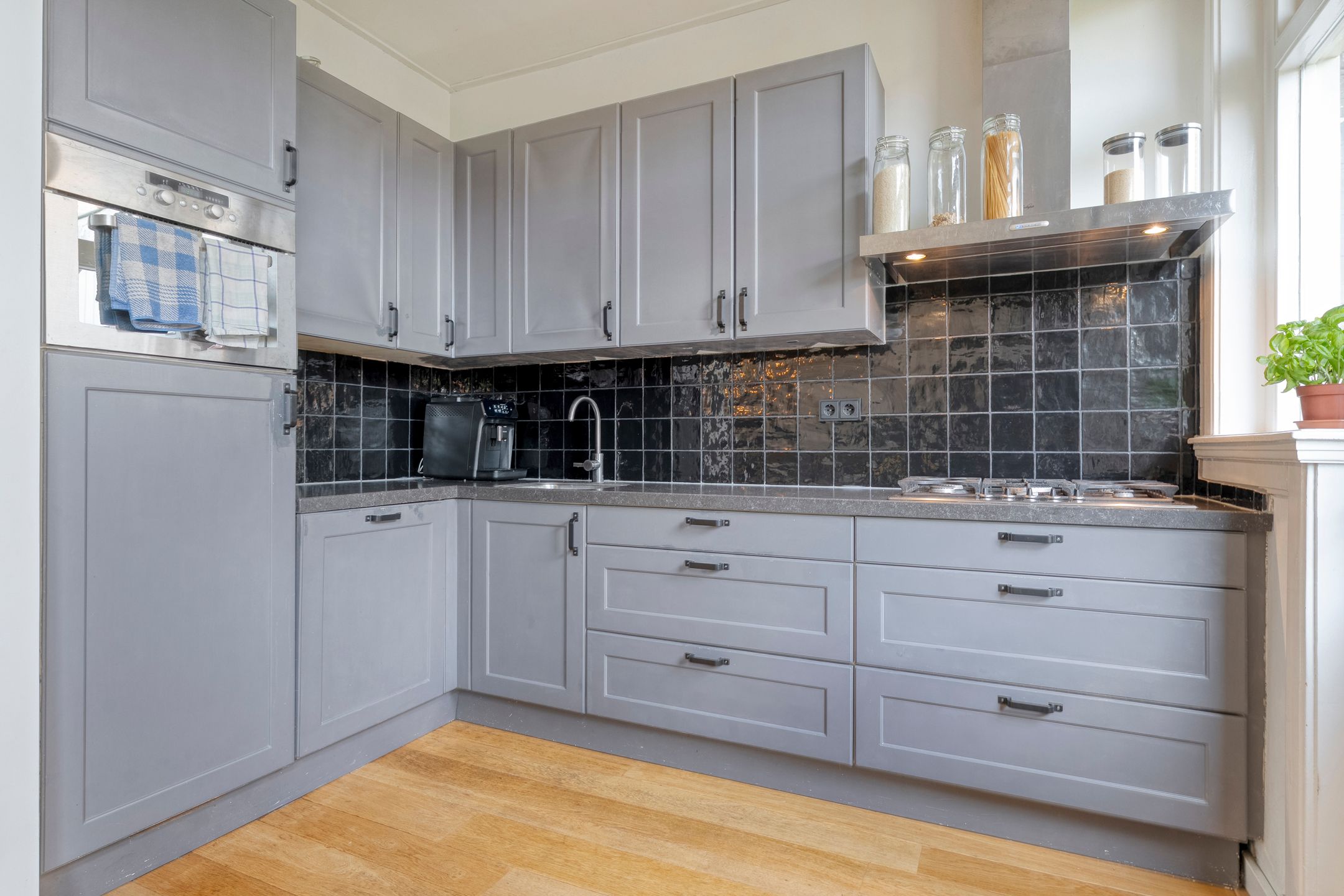 Foto 12 van Leliestraat 47