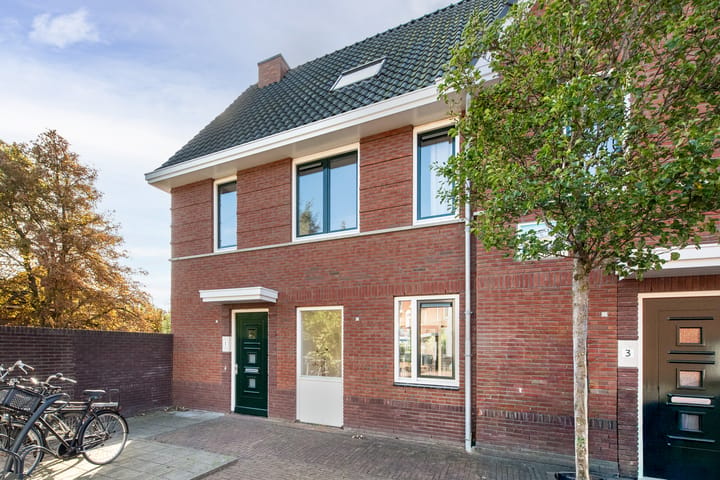 Leylandstraat 1