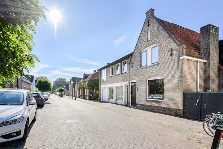 Photo 8 of Oranjestraat 4