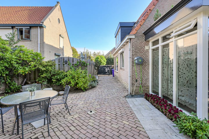 Photo 58 of Oranjestraat 4