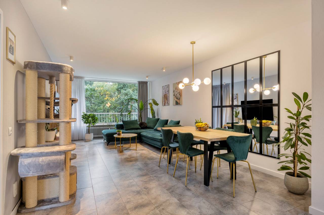 Photo 12 of Van der Hagenstraat 347