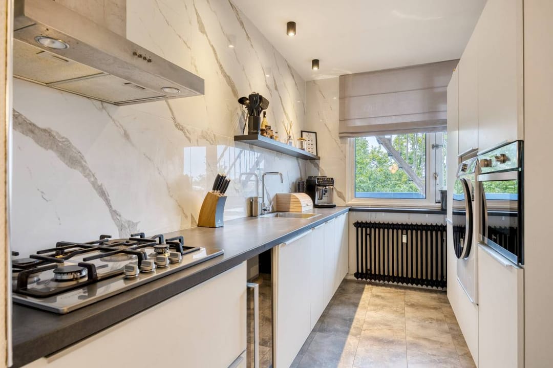 Photo 17 of Van der Hagenstraat 347