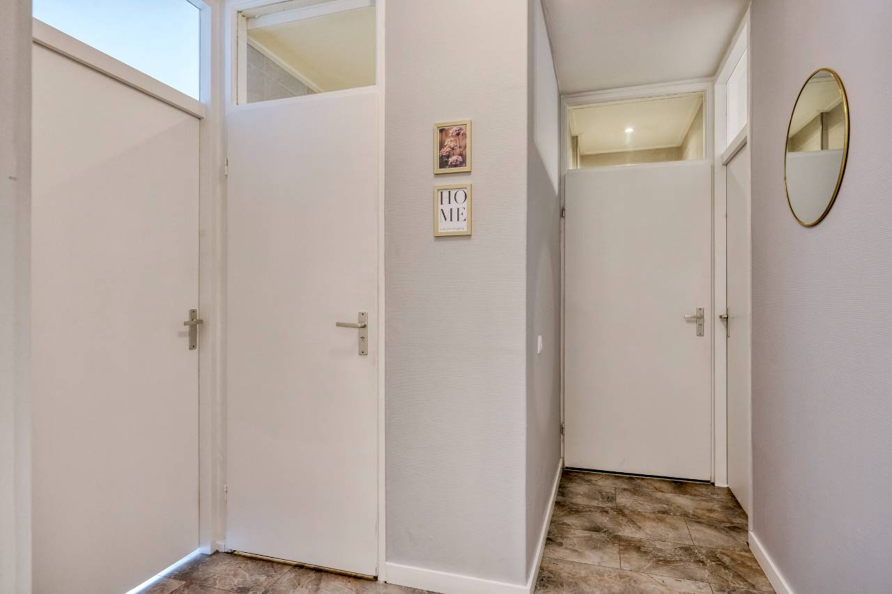 Photo 25 of Van der Hagenstraat 347