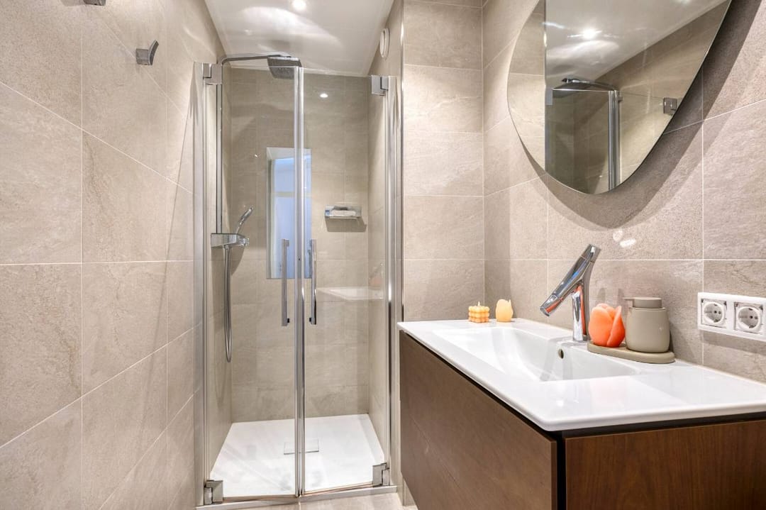 Photo 28 of Van der Hagenstraat 347