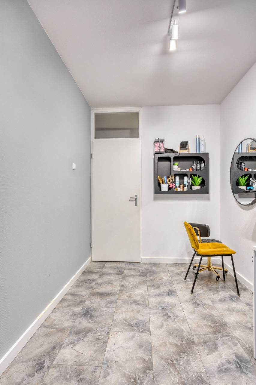 Photo 34 of Van der Hagenstraat 347