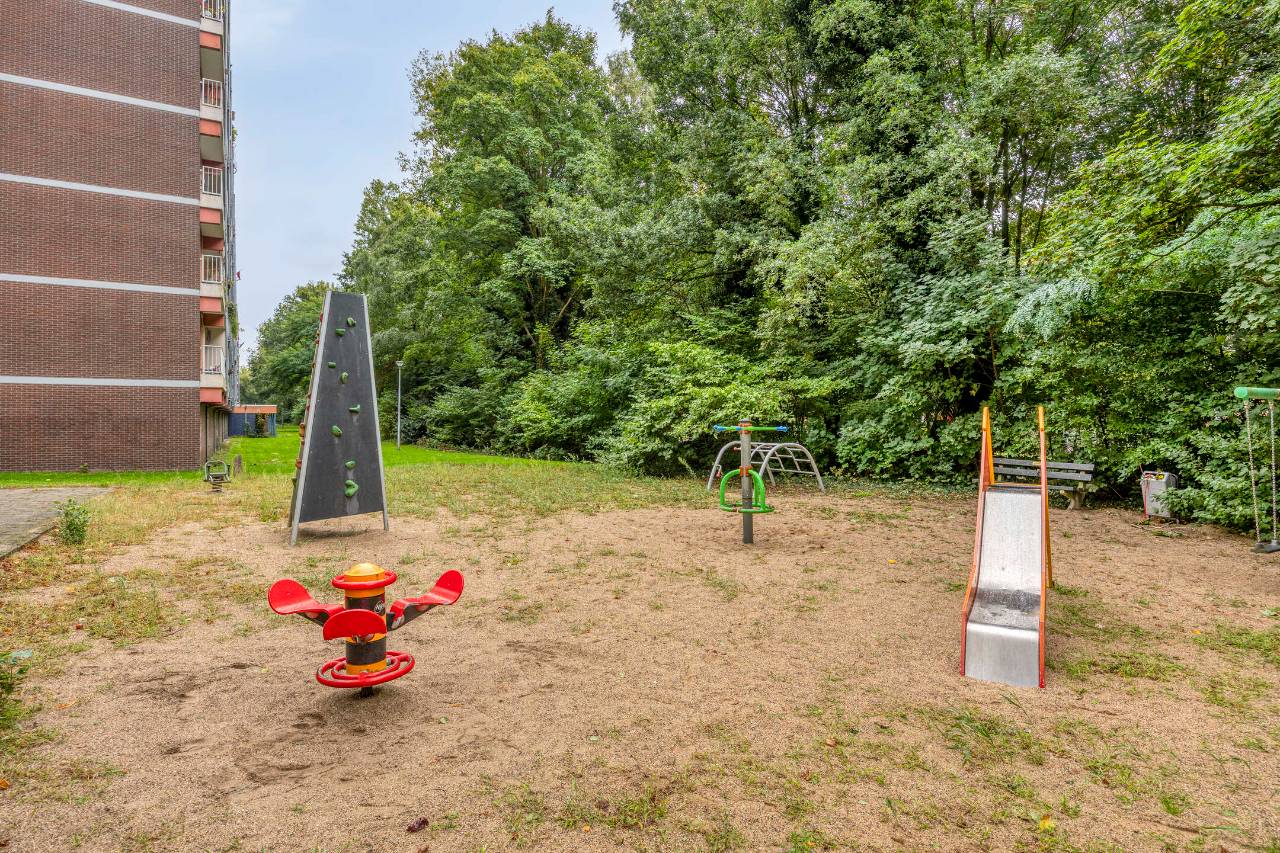 Photo 36 of Van der Hagenstraat 347