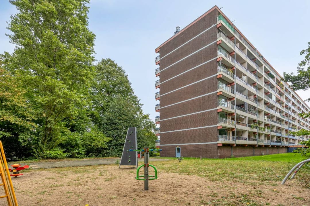 Photo 37 of Van der Hagenstraat 347