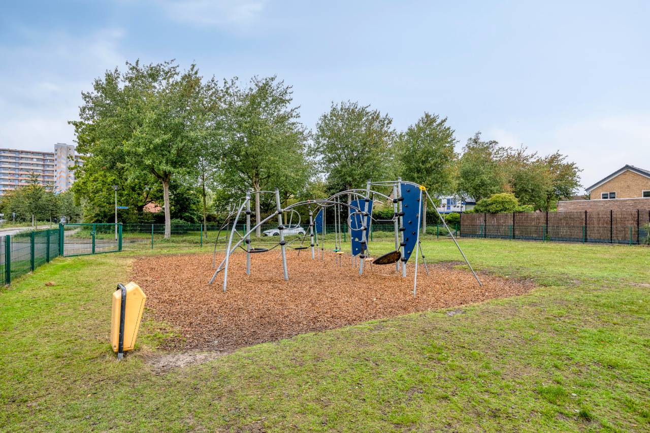 Photo 39 of Van der Hagenstraat 347