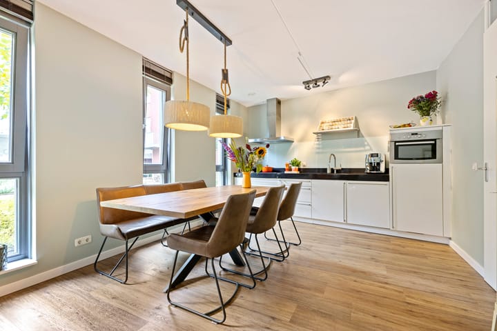 Photo 11 of Willem Hubertstraat 18