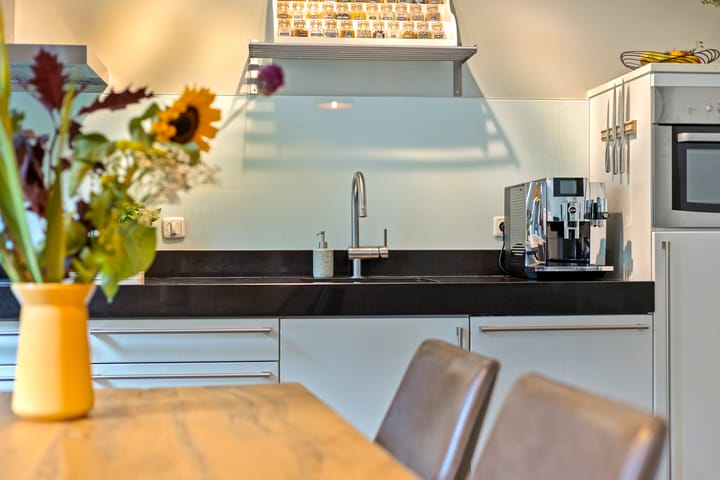 Photo 12 of Willem Hubertstraat 18