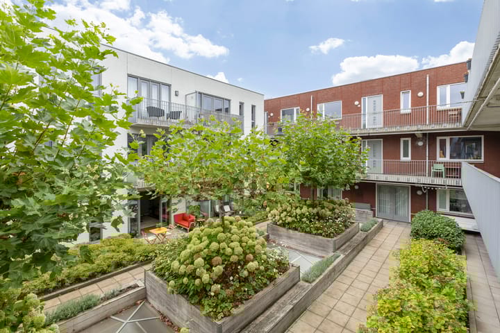 Photo 27 of Willem Hubertstraat 18