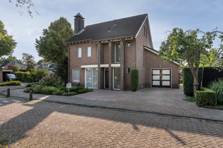 Foto 9 van Elzenstraat 1