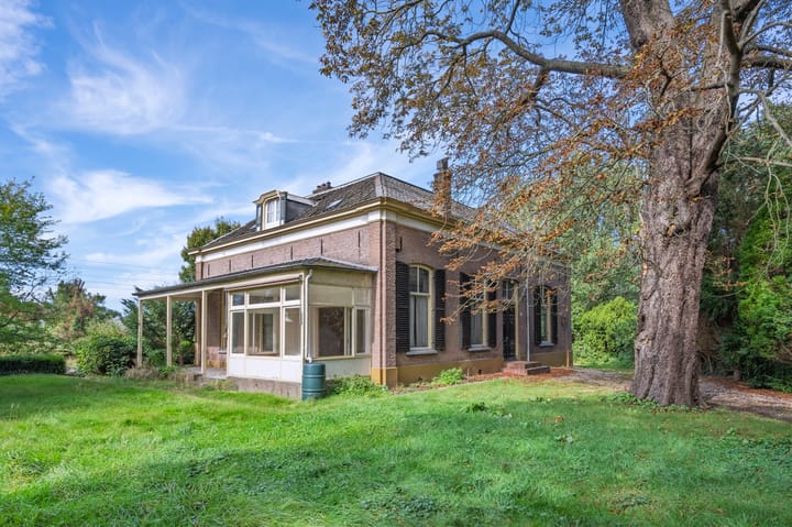 Foto 1 van Spoorstraat 20