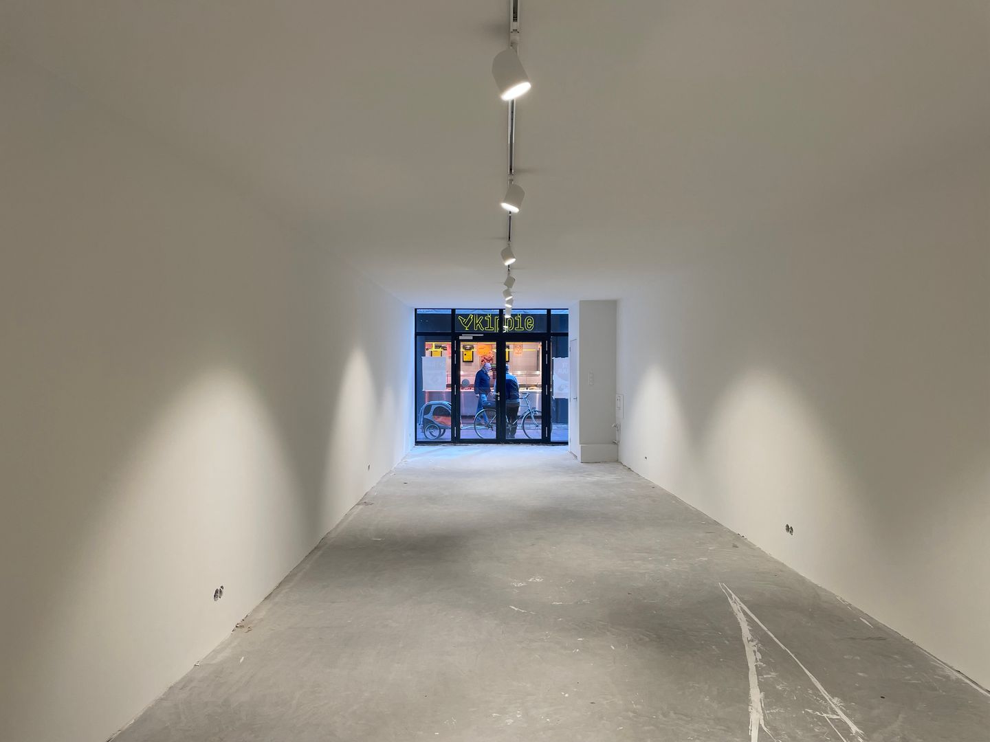 View photo 2 of Klokstraat 17