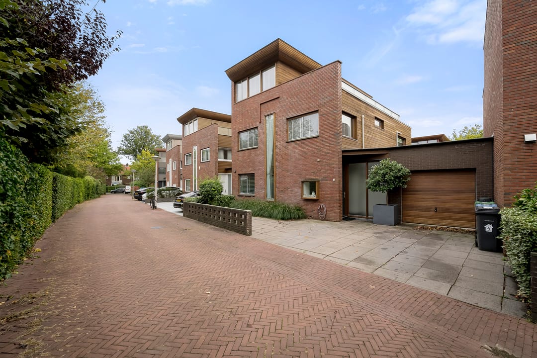 Photo 1 of Lucebertlaan 4