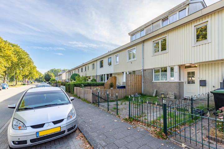 Foto 2 van E.F. van den Banweg 105