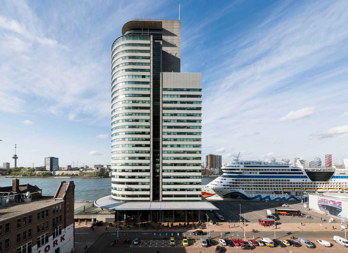 Bekijk foto 1 van Wilhelminakade 901