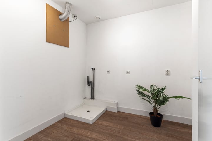 Photo 24 of Middenweg 17-3