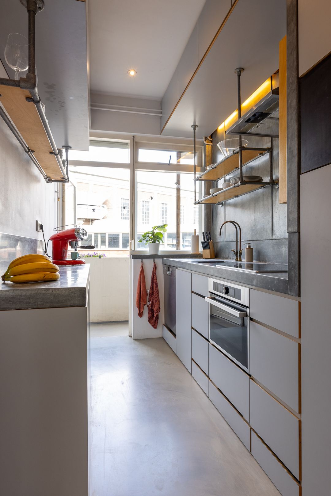 Photo 16 of Schiedamse Vest 105-A