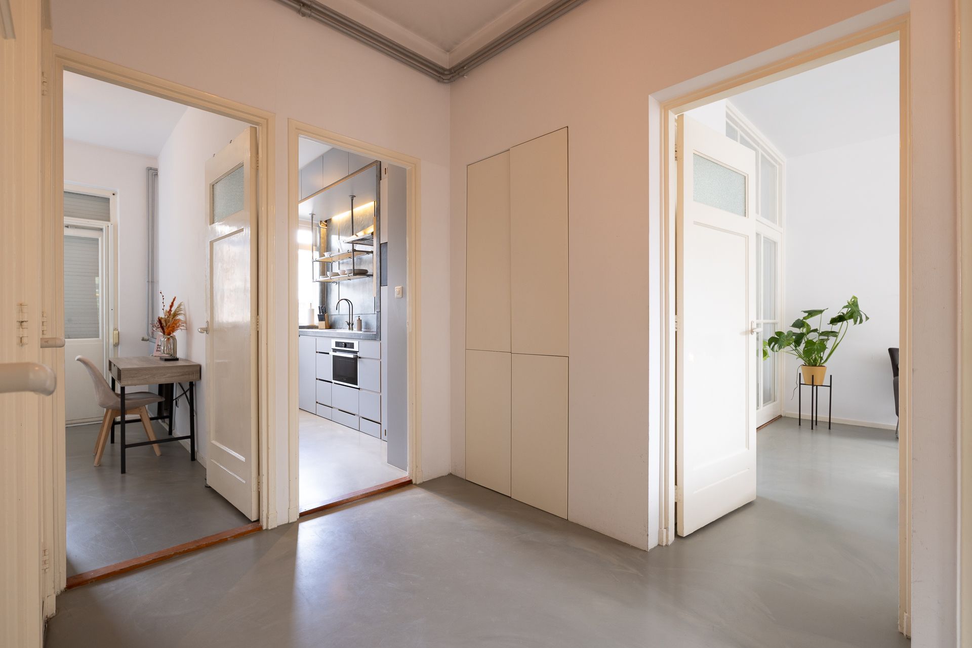 Photo 21 of Schiedamse Vest 105-A