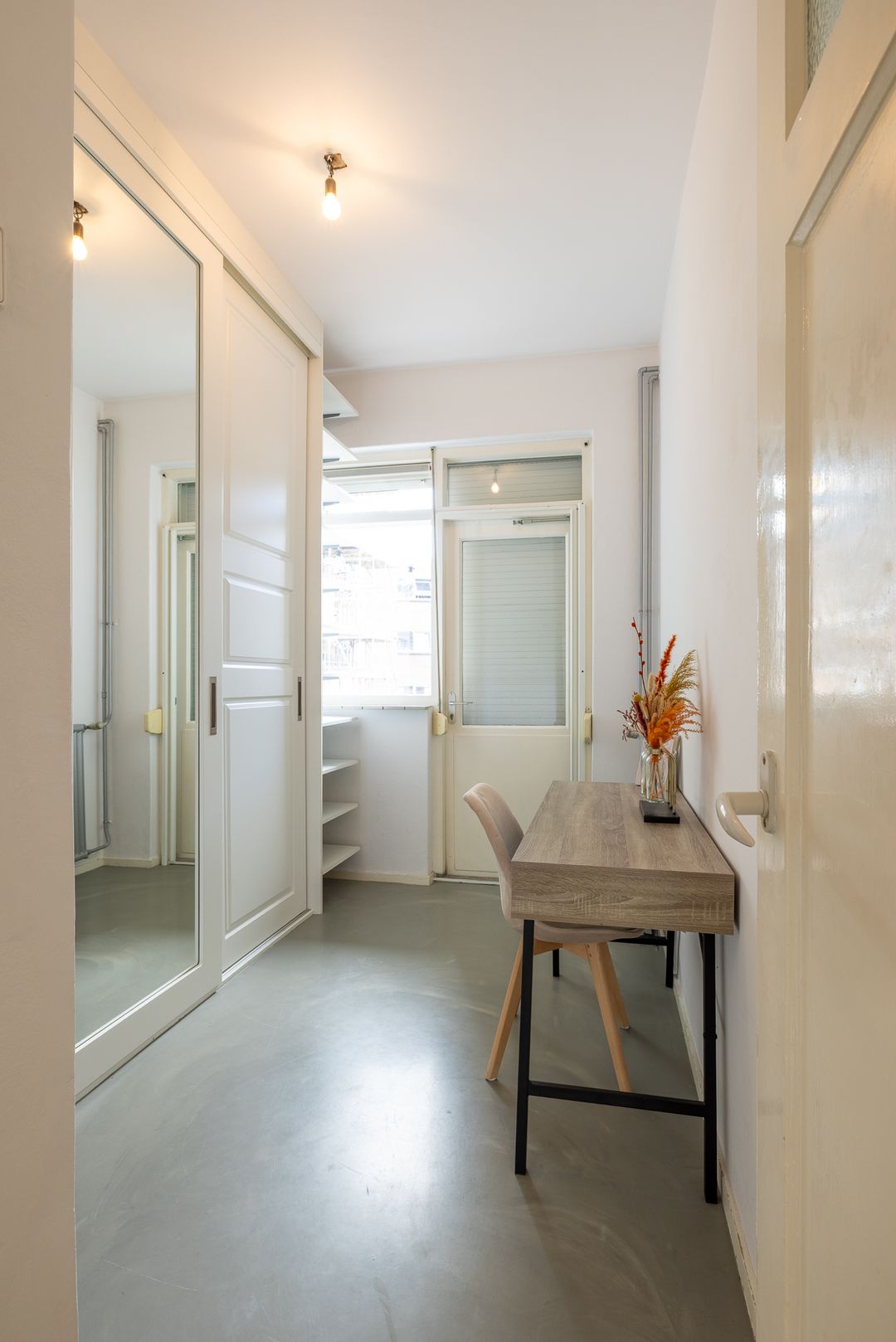 Photo 22 of Schiedamse Vest 105-A