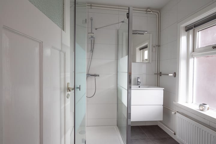 Photo 19 of Jelgersmastraat 1-A