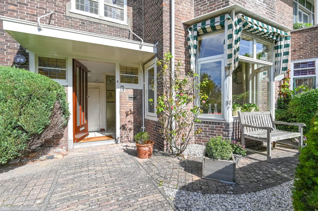 Photo 52 of Julianastraat 19