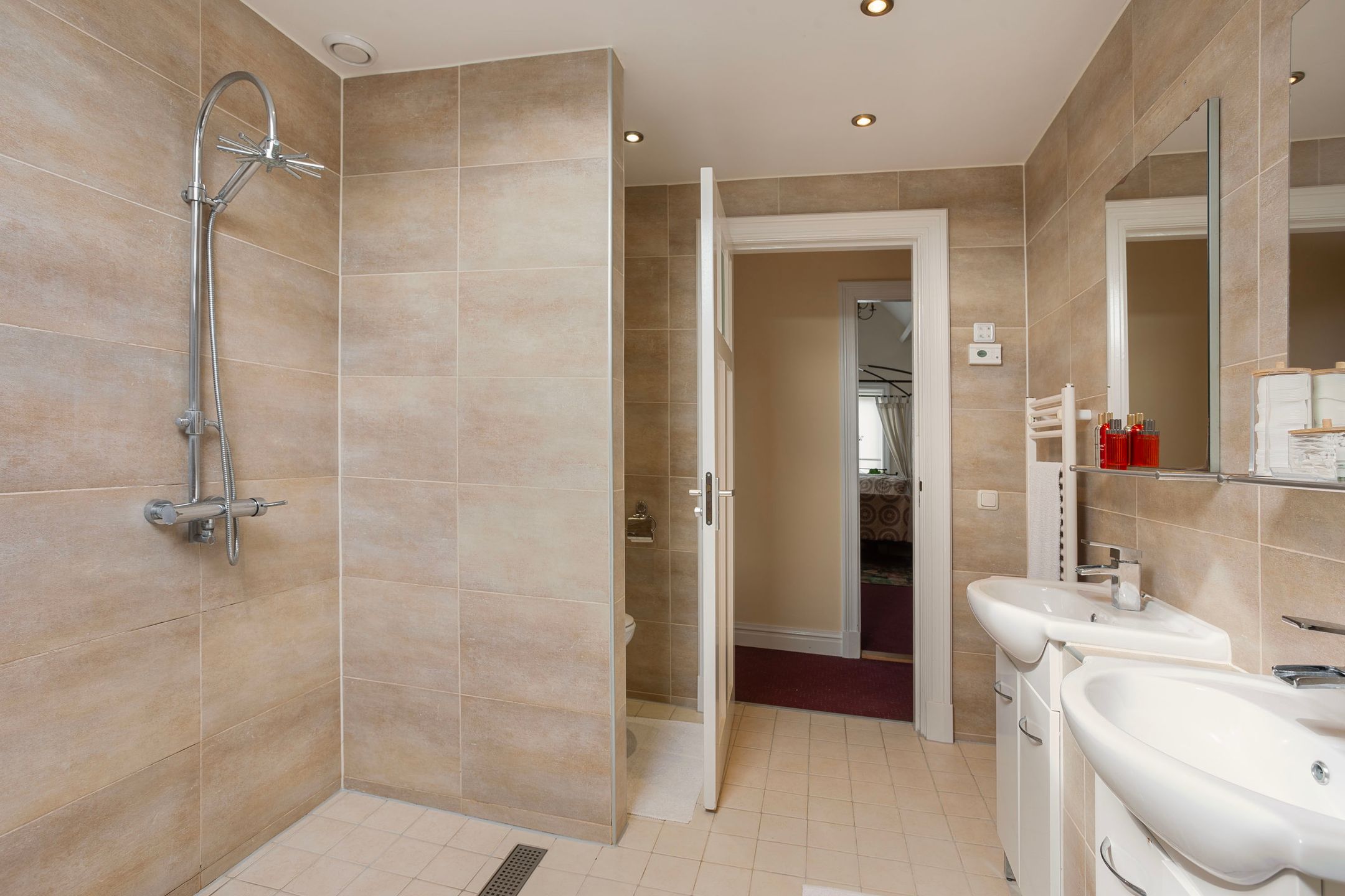 Photo 33 of Veenhuizerweg 8