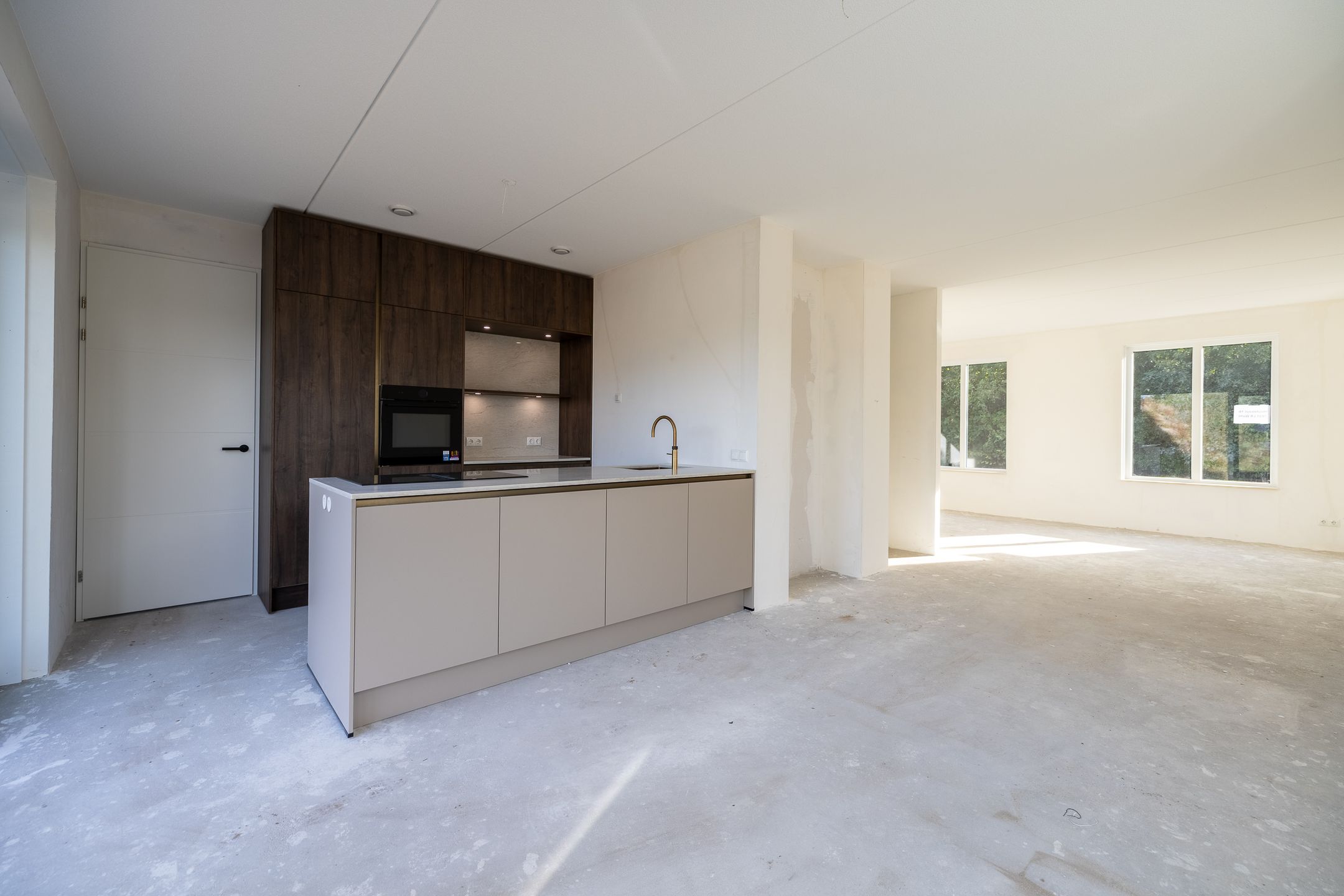 Foto 9 van Houtskool 16