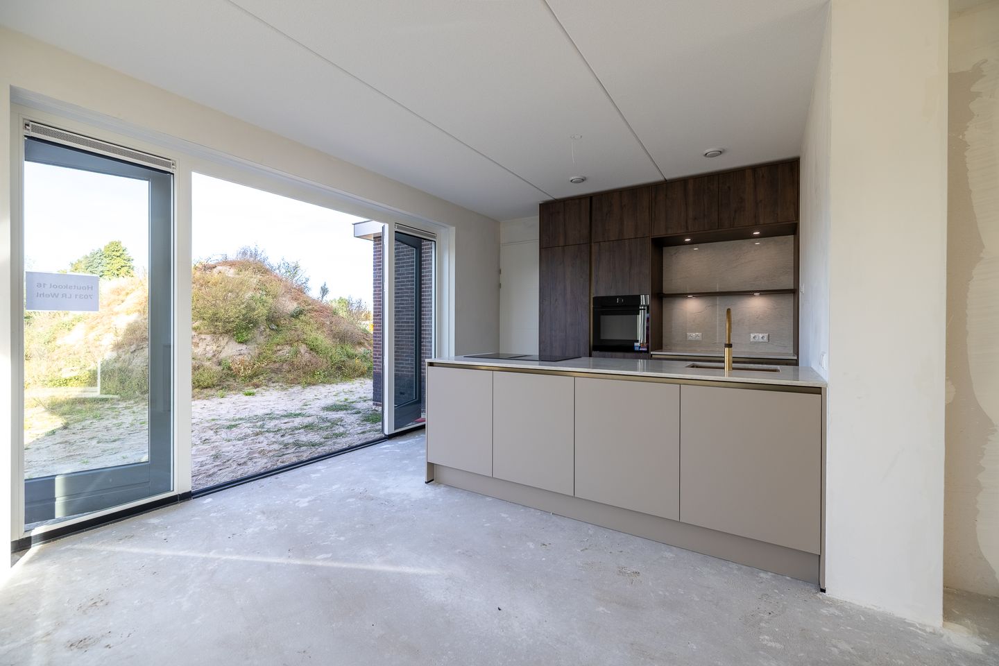 Foto 10 van Houtskool 16