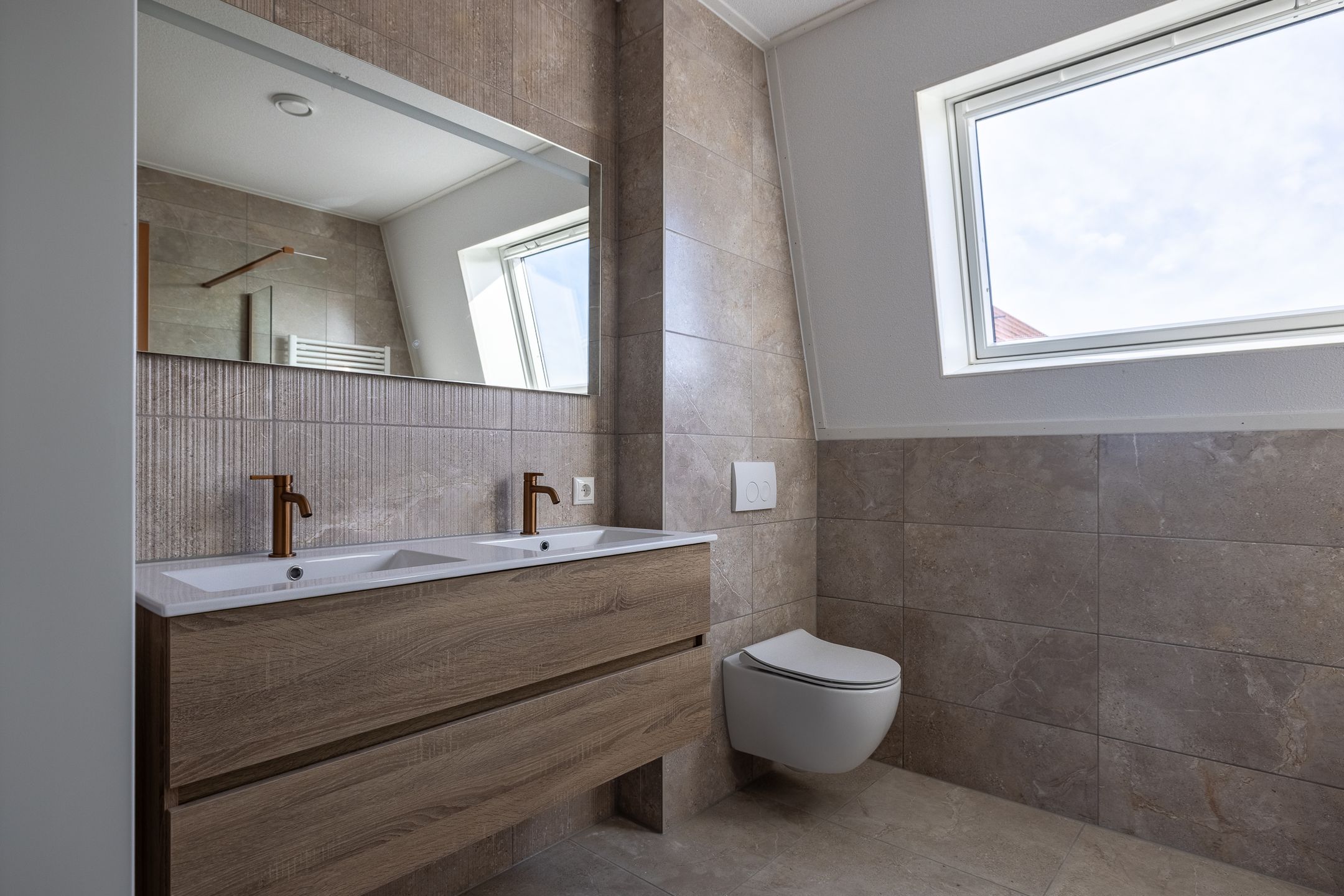 Foto 42 van Houtskool 16