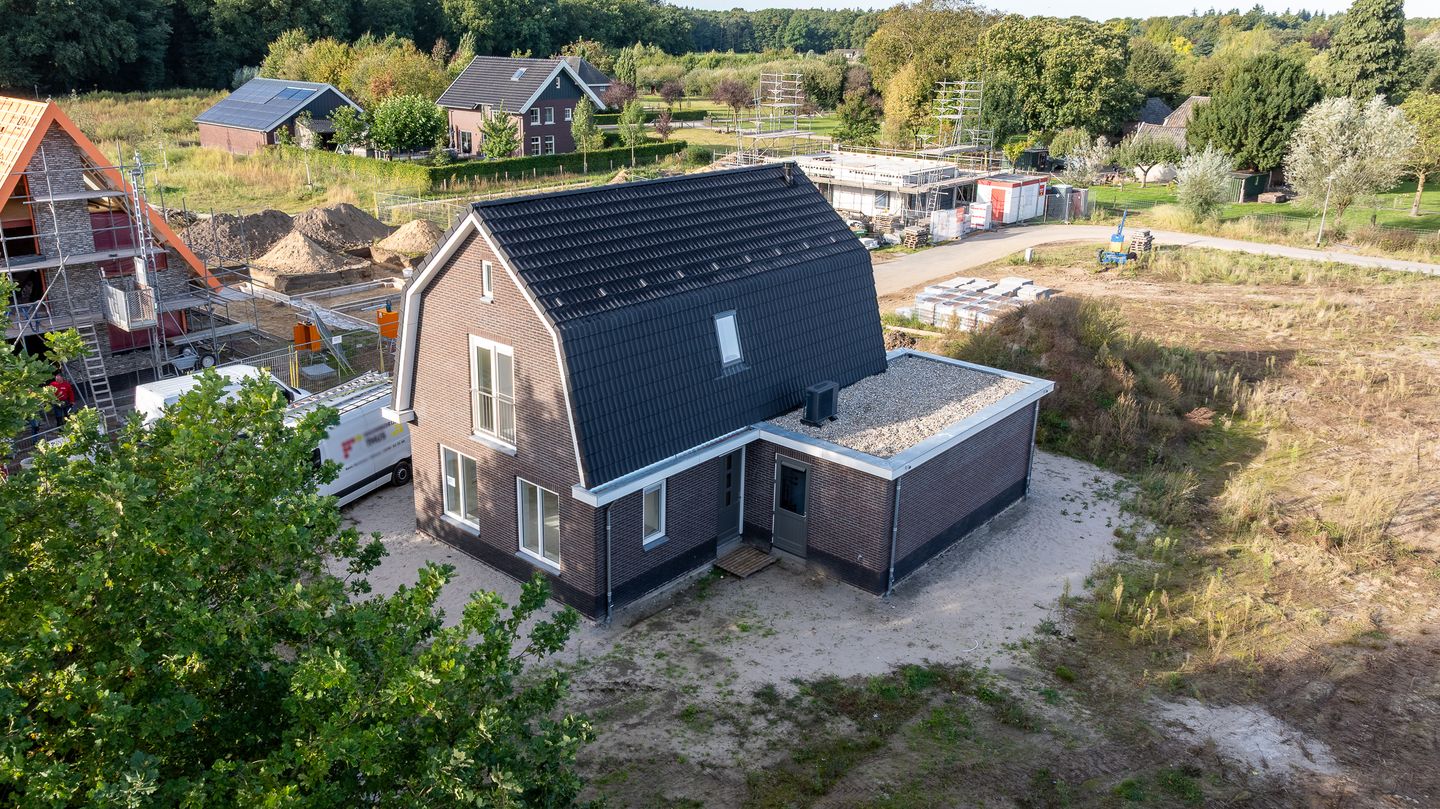 Foto 50 van Houtskool 16