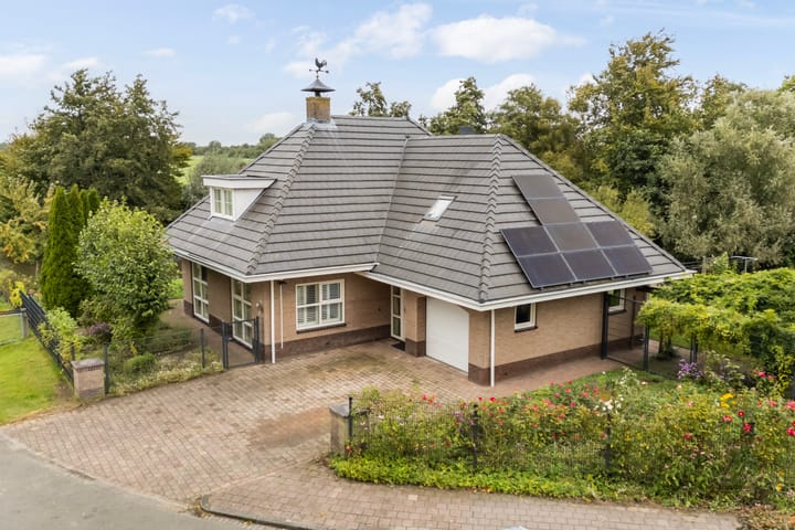 Photo 42 of It Stalt 12