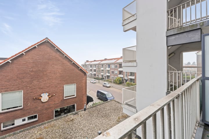 Photo 17 of Vechtstraat 76