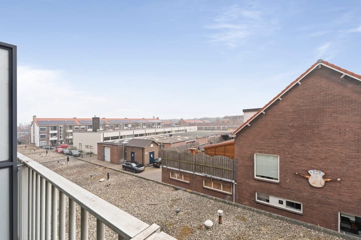 Photo 18 of Vechtstraat 76